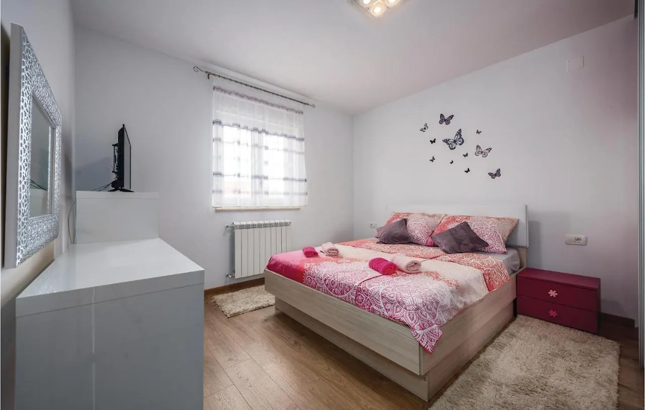 3 Bedroom Stunning Home In Labin 拉宾
