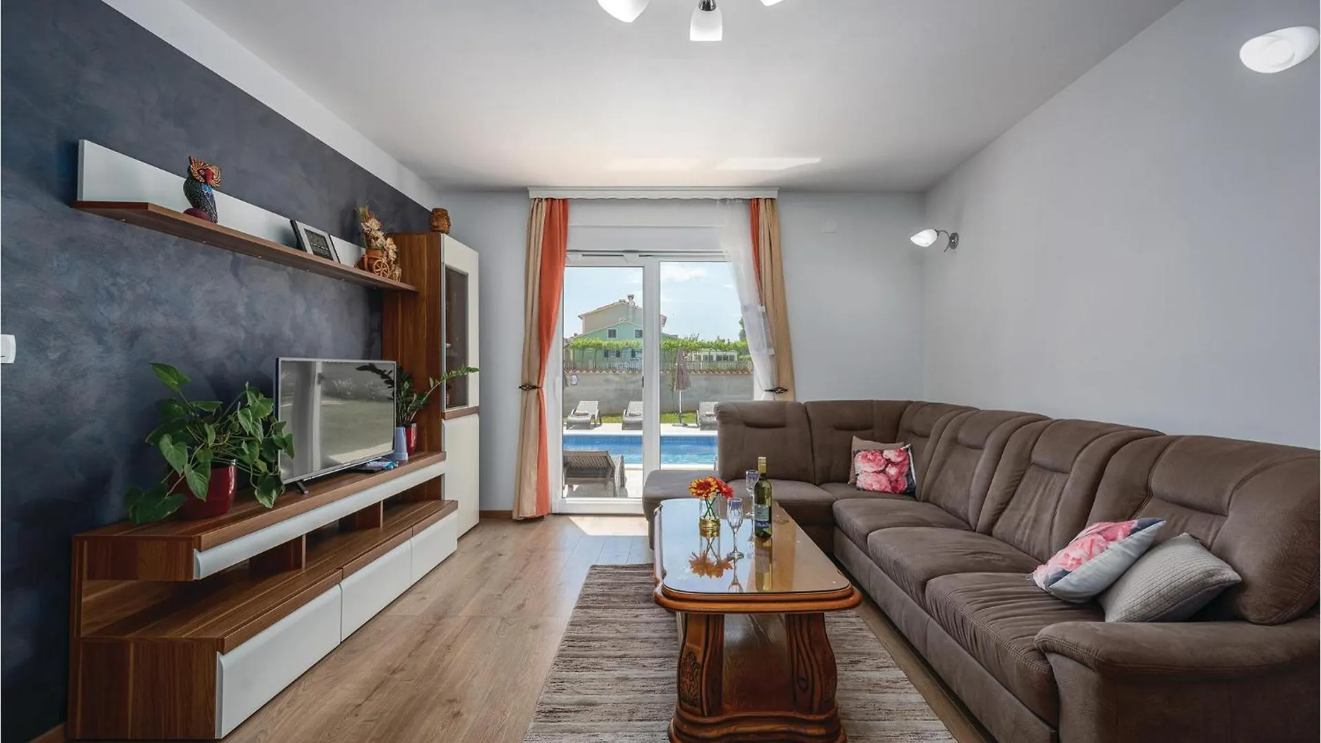 3 Bedroom Stunning Home In Labin 0*,